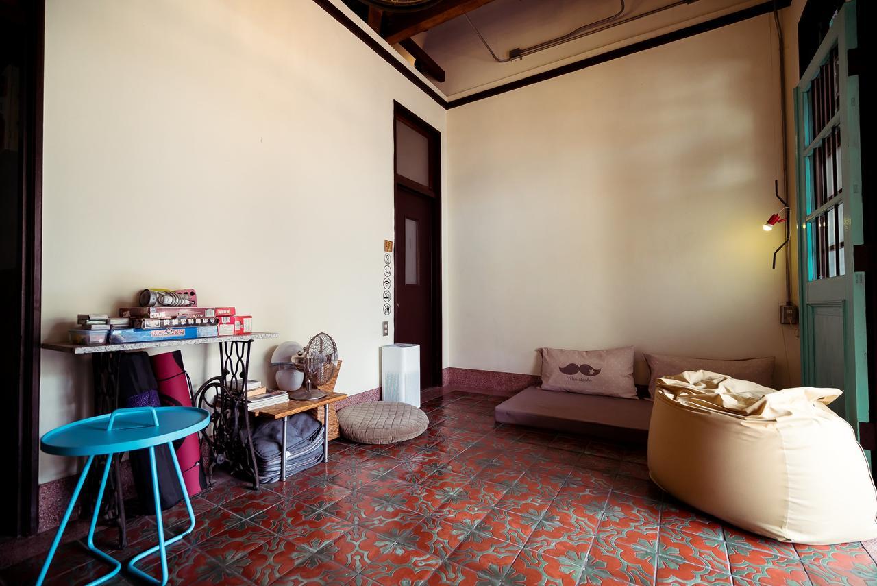 With Inn Hostel Гаосюн Экстерьер фото