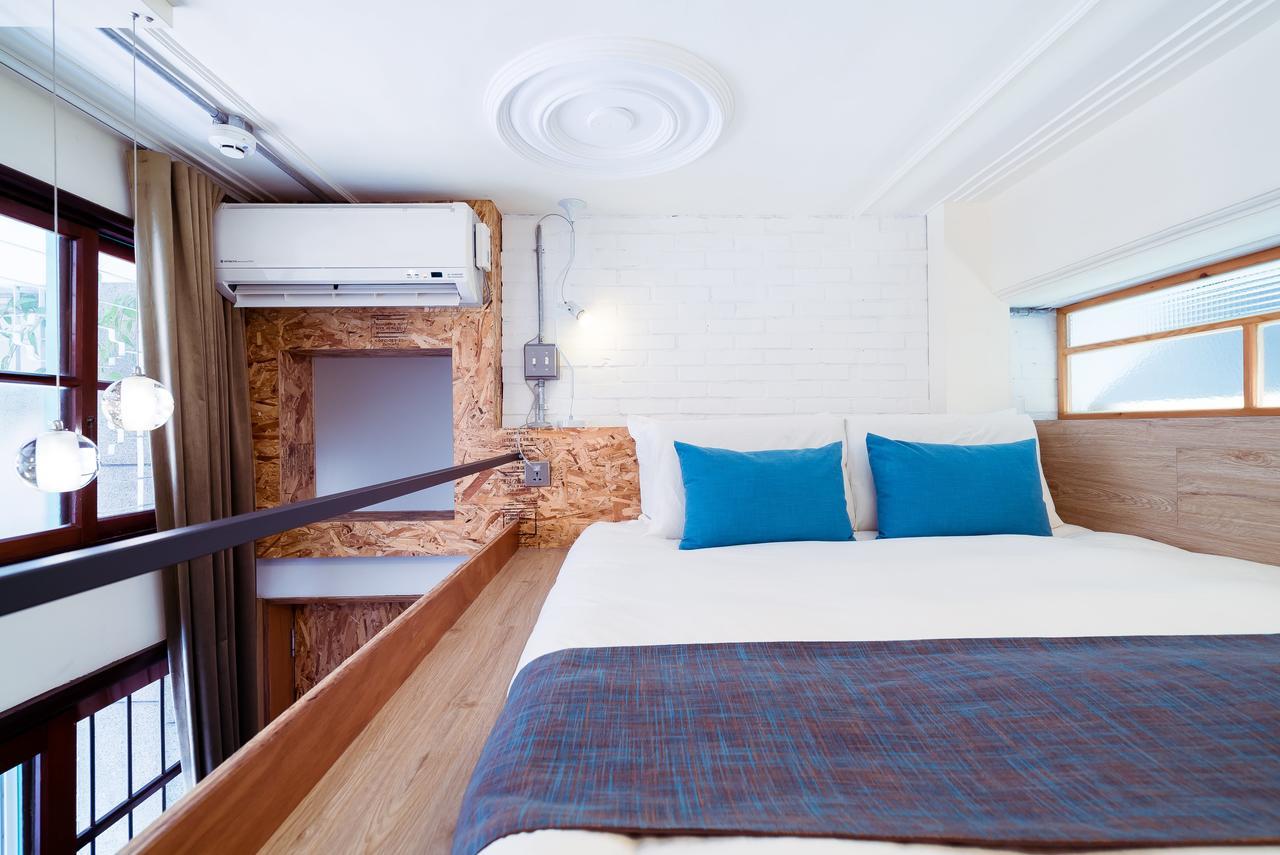 With Inn Hostel Гаосюн Экстерьер фото