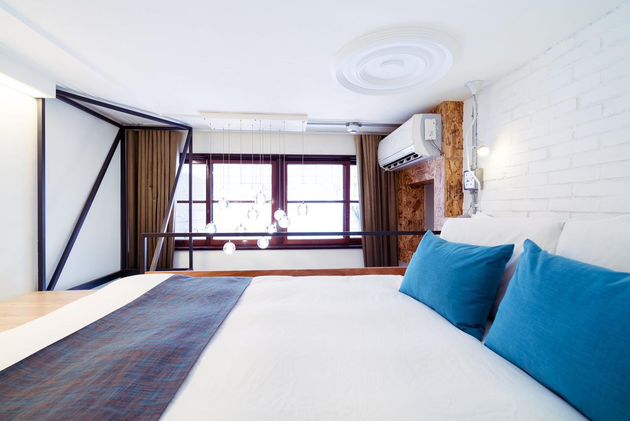 With Inn Hostel Гаосюн Экстерьер фото