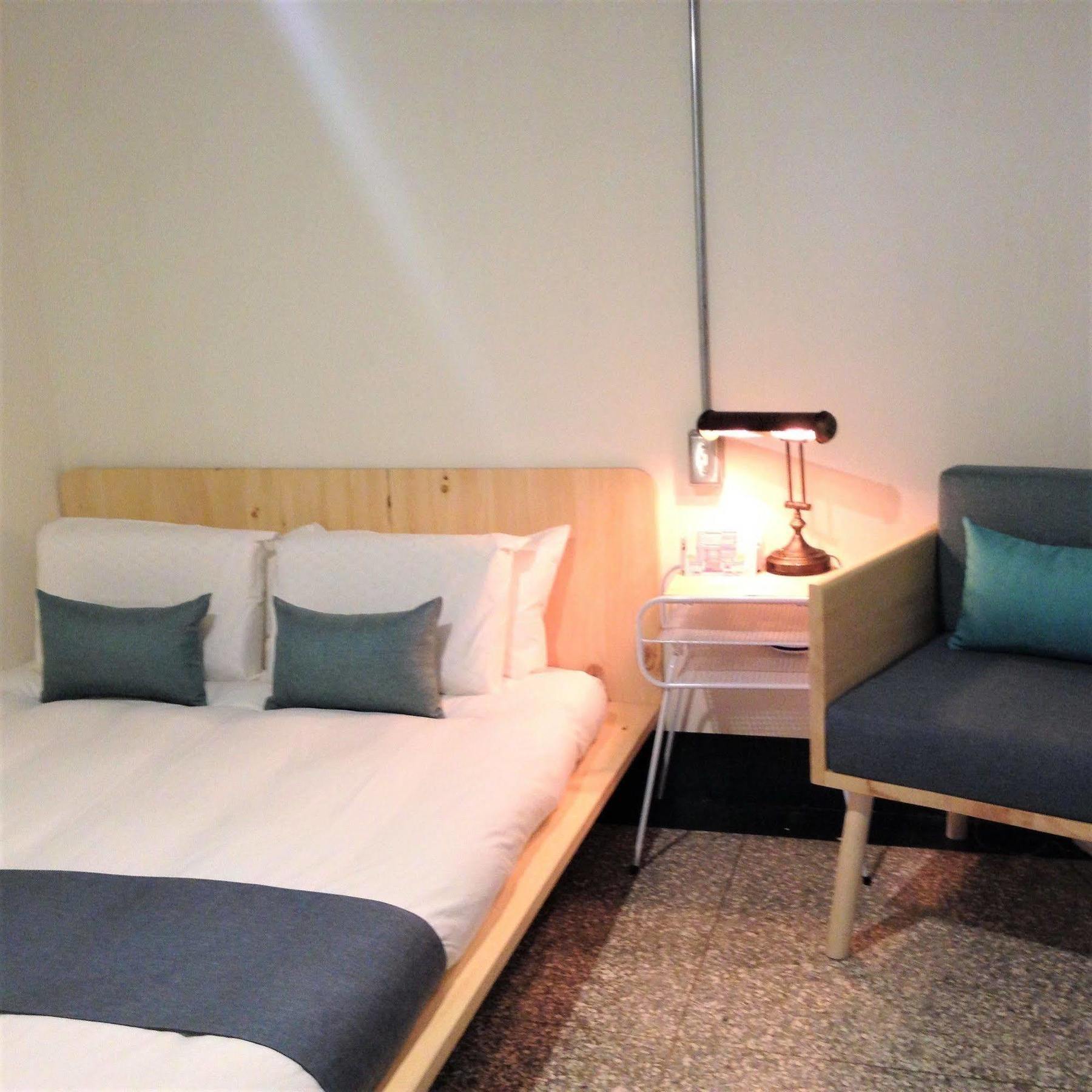 With Inn Hostel Гаосюн Экстерьер фото