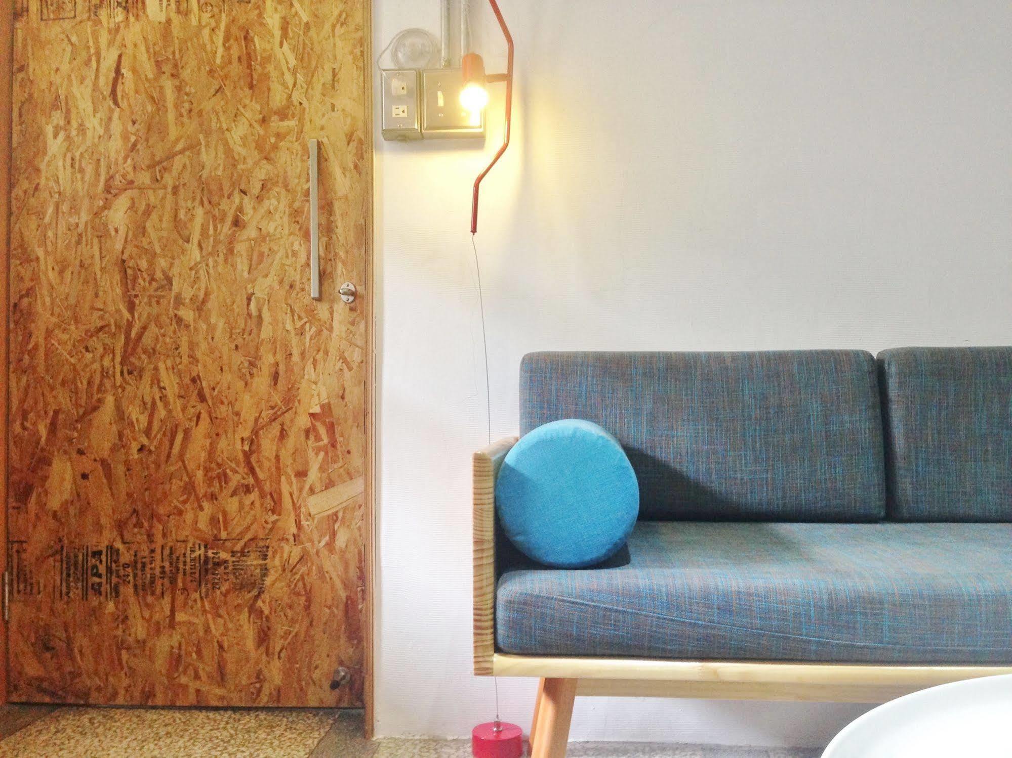 With Inn Hostel Гаосюн Экстерьер фото
