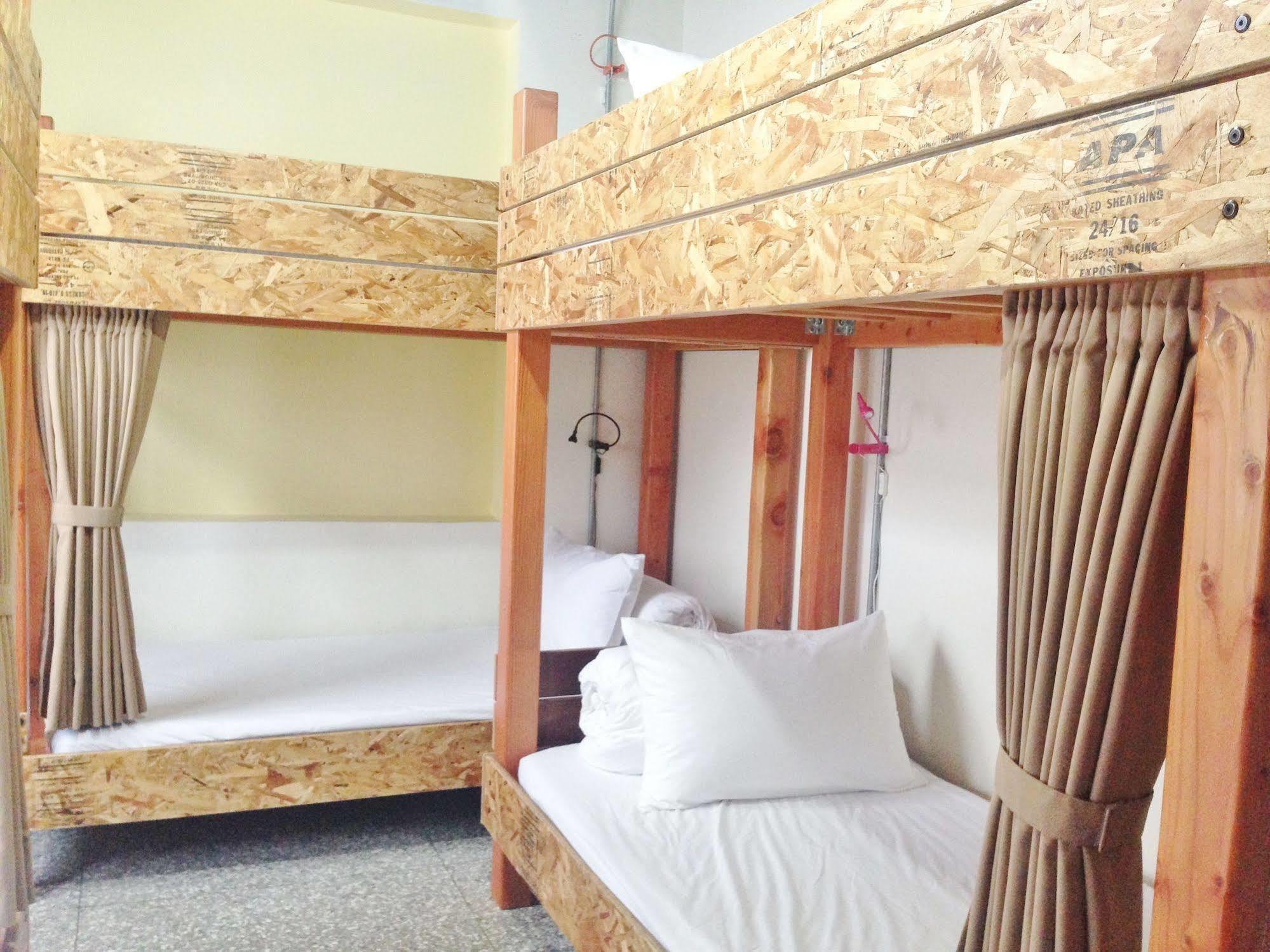 With Inn Hostel Гаосюн Экстерьер фото