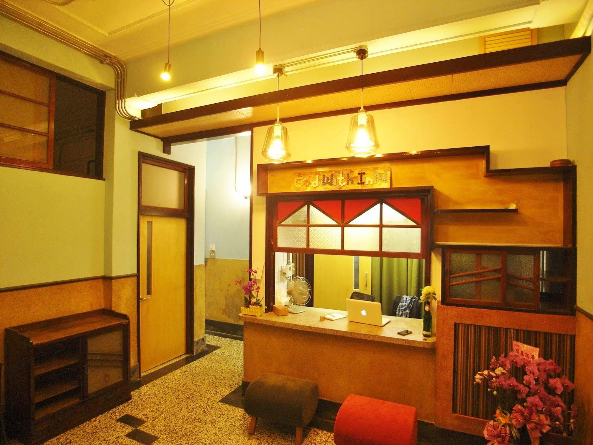 With Inn Hostel Гаосюн Экстерьер фото